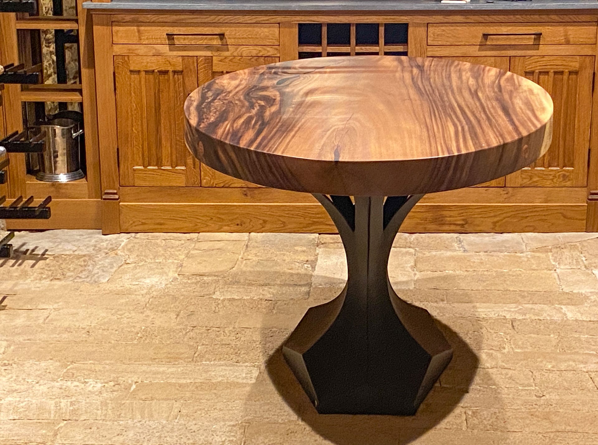 Tiger Lily dining table with a 1600 x 1000mm Indonesian Suar top, project 2873: 65mm thick slab
