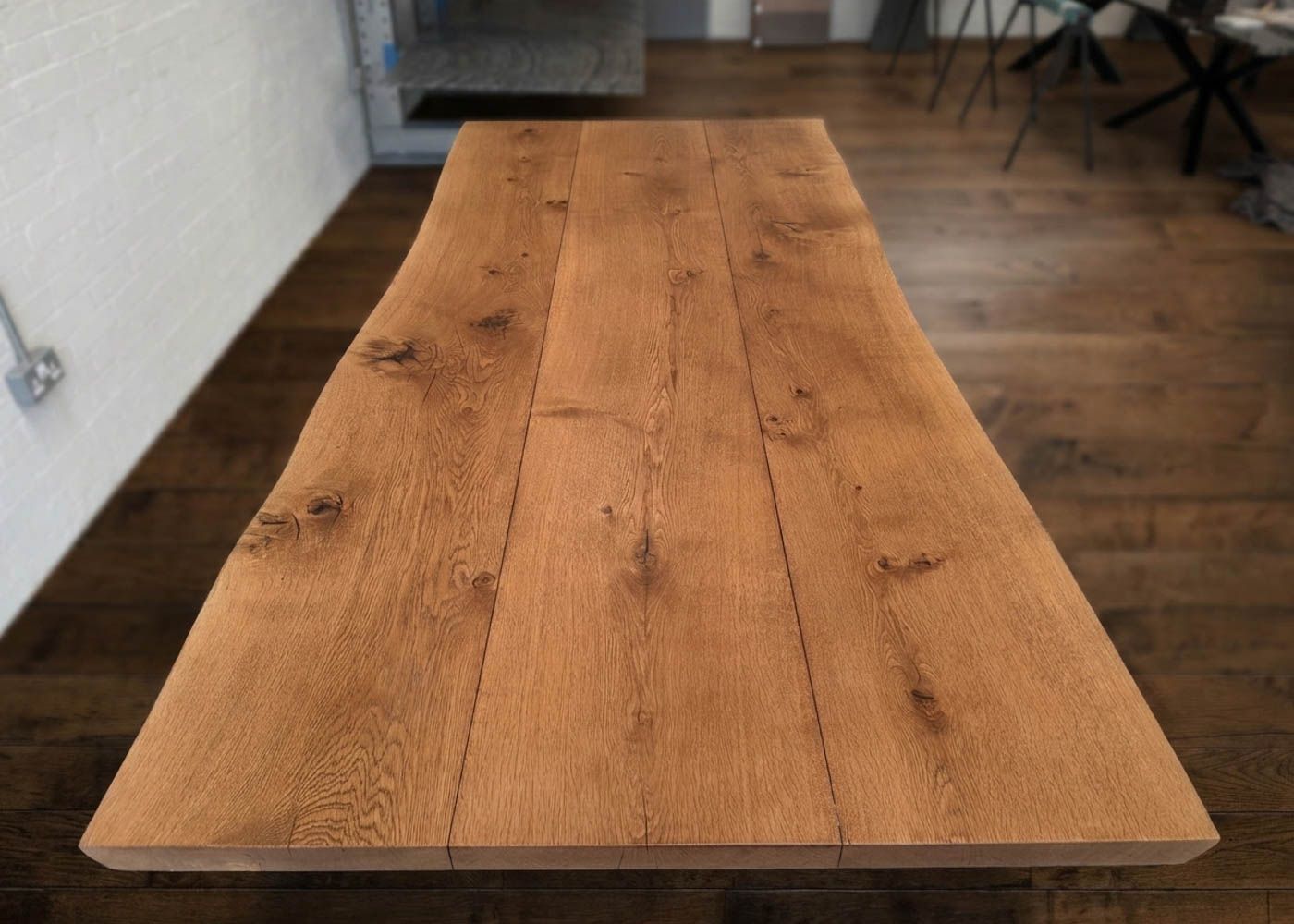 Crest Dining Table