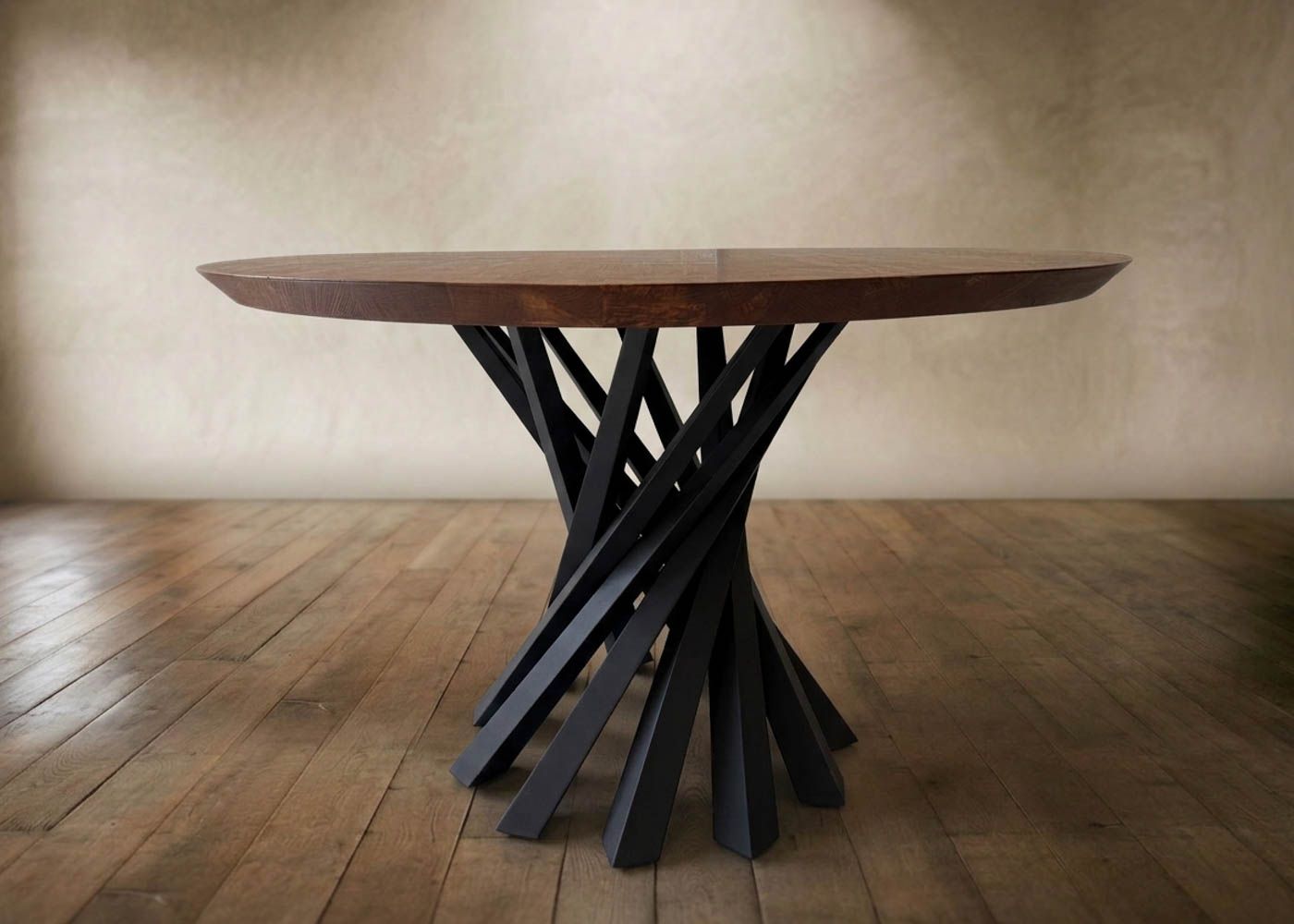 Round Flare Dining Table