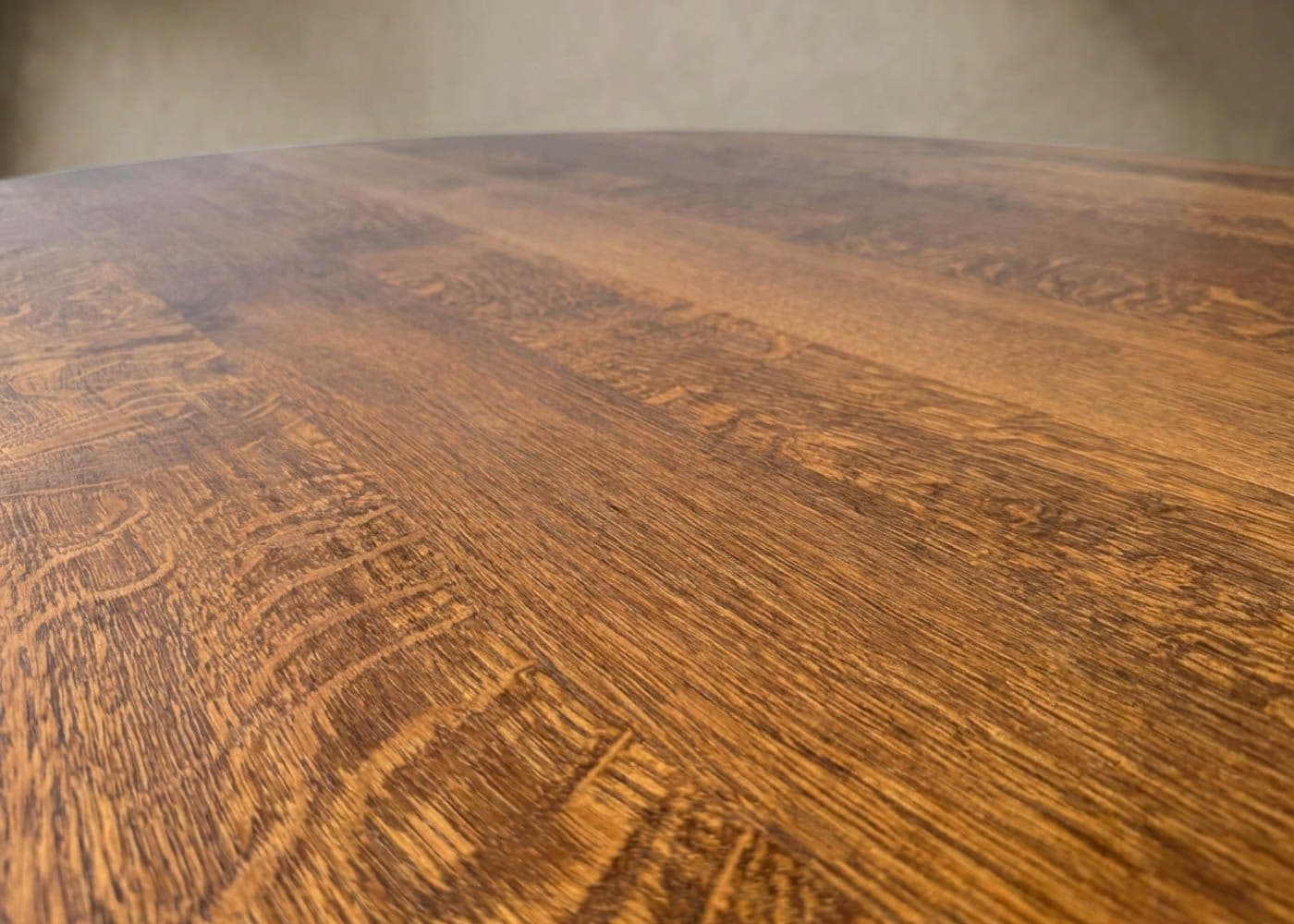 Round Flare Dining Table