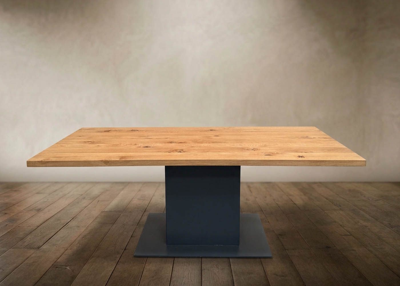 Extending Forum Dining Table