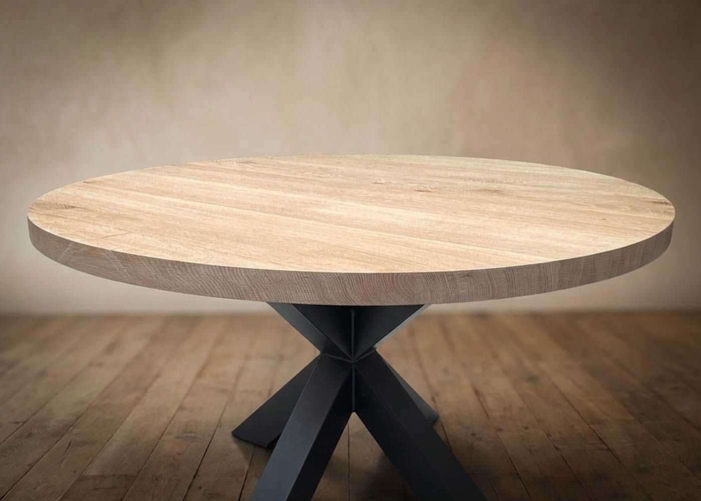 Round Solaris Dining Table