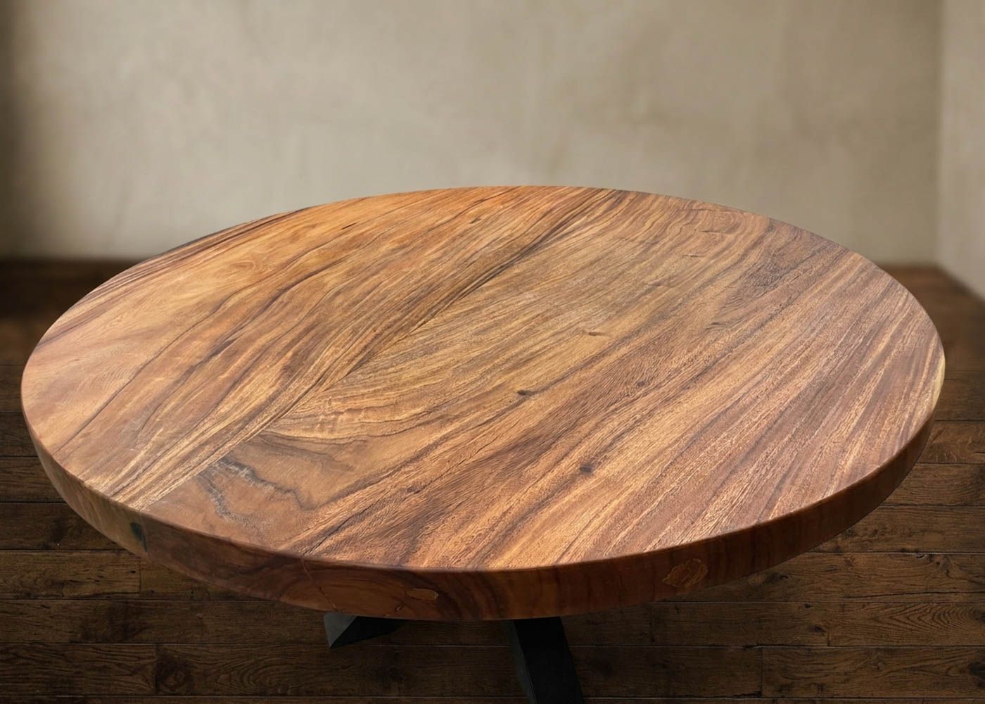 Round Solaris Dining Table
