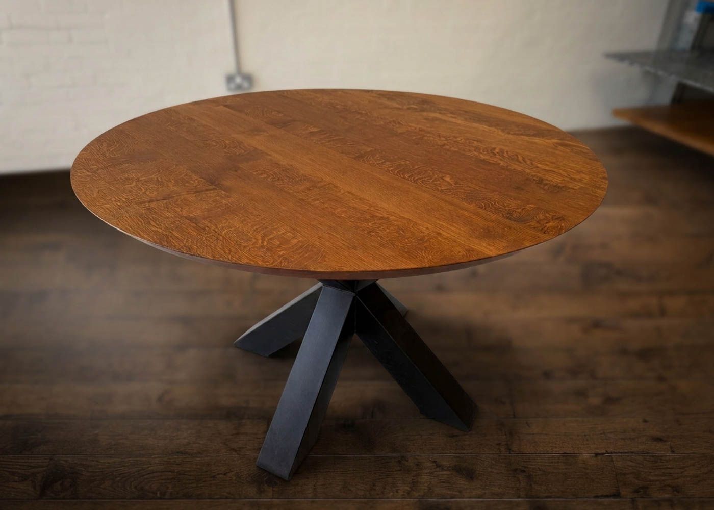 Round Solaris Dining Table