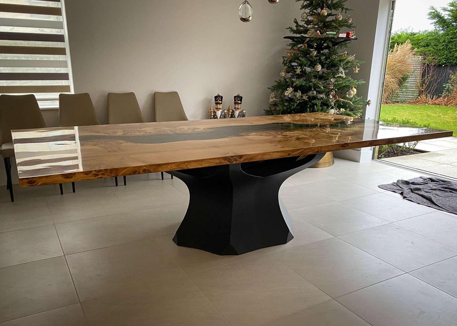 centrepiece resin river dining table made in uk 12 Seater 2530 image 4