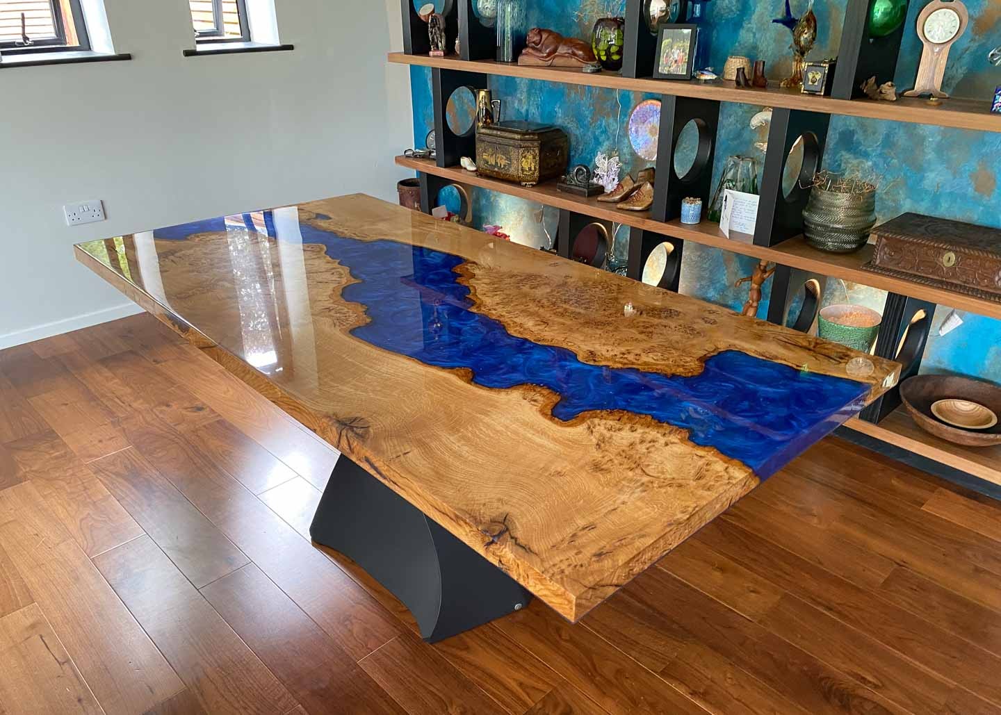 electric blue resin & oak tables uk 6 Seater 3135 image 2