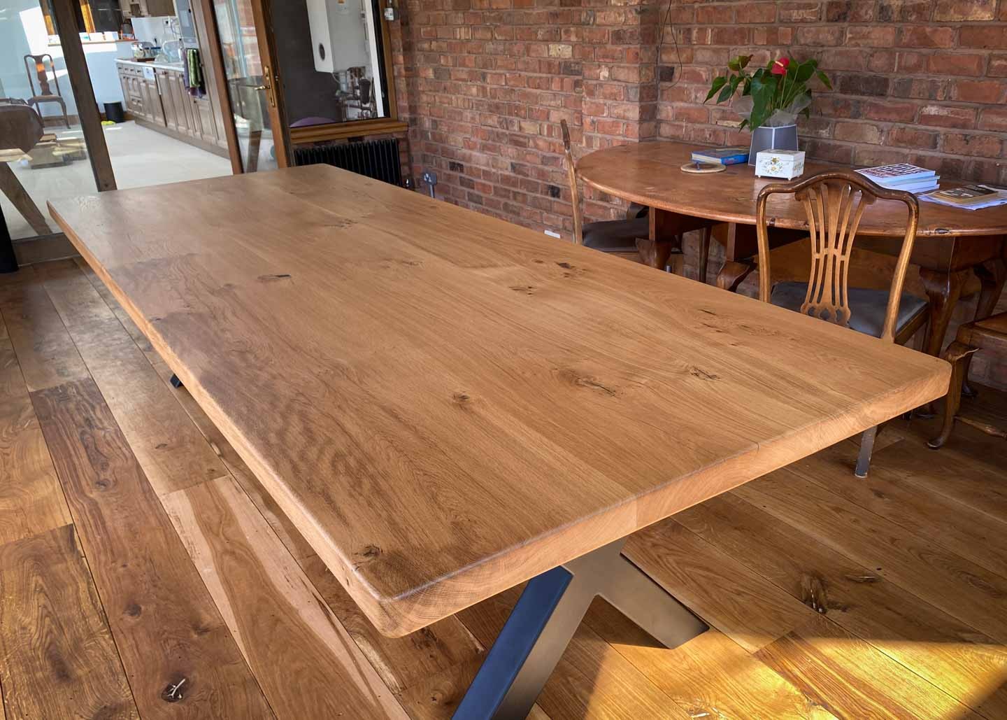 made to measure chunky oak dining table with rounded corners 12 Seater 2954 image 2
