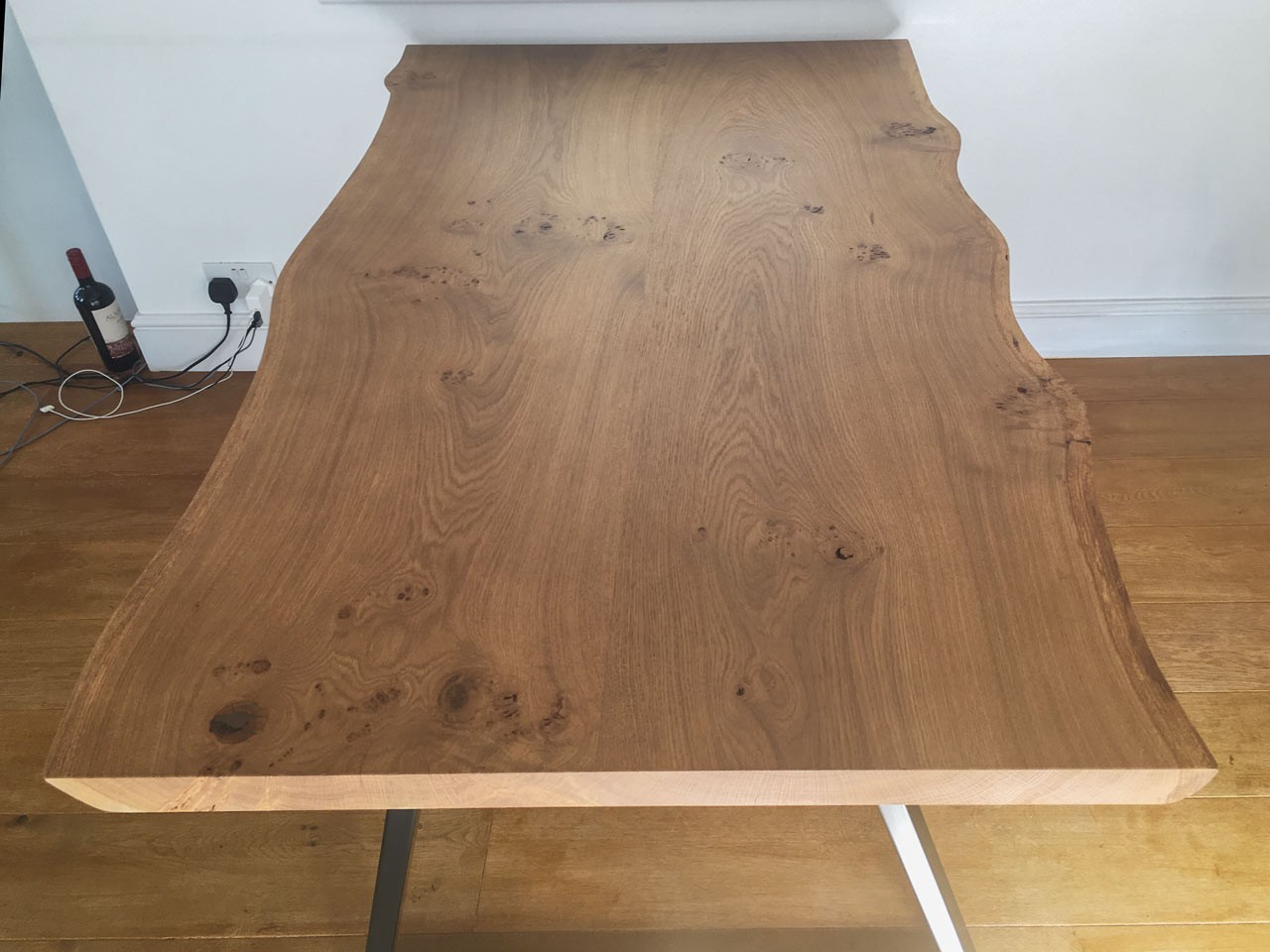 modern live edge oak dining table piranha 6 seater 806 image 3